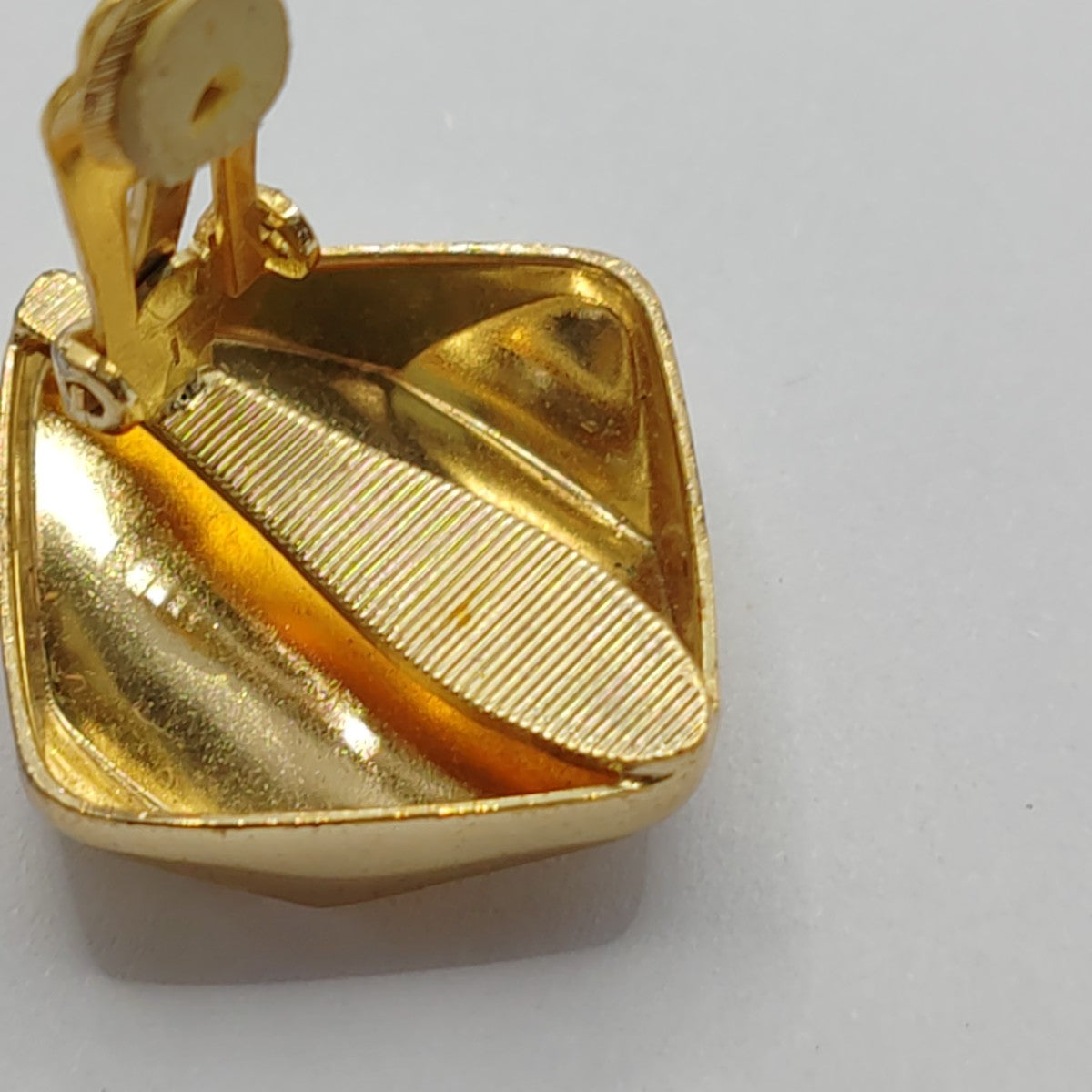 Oro metálico