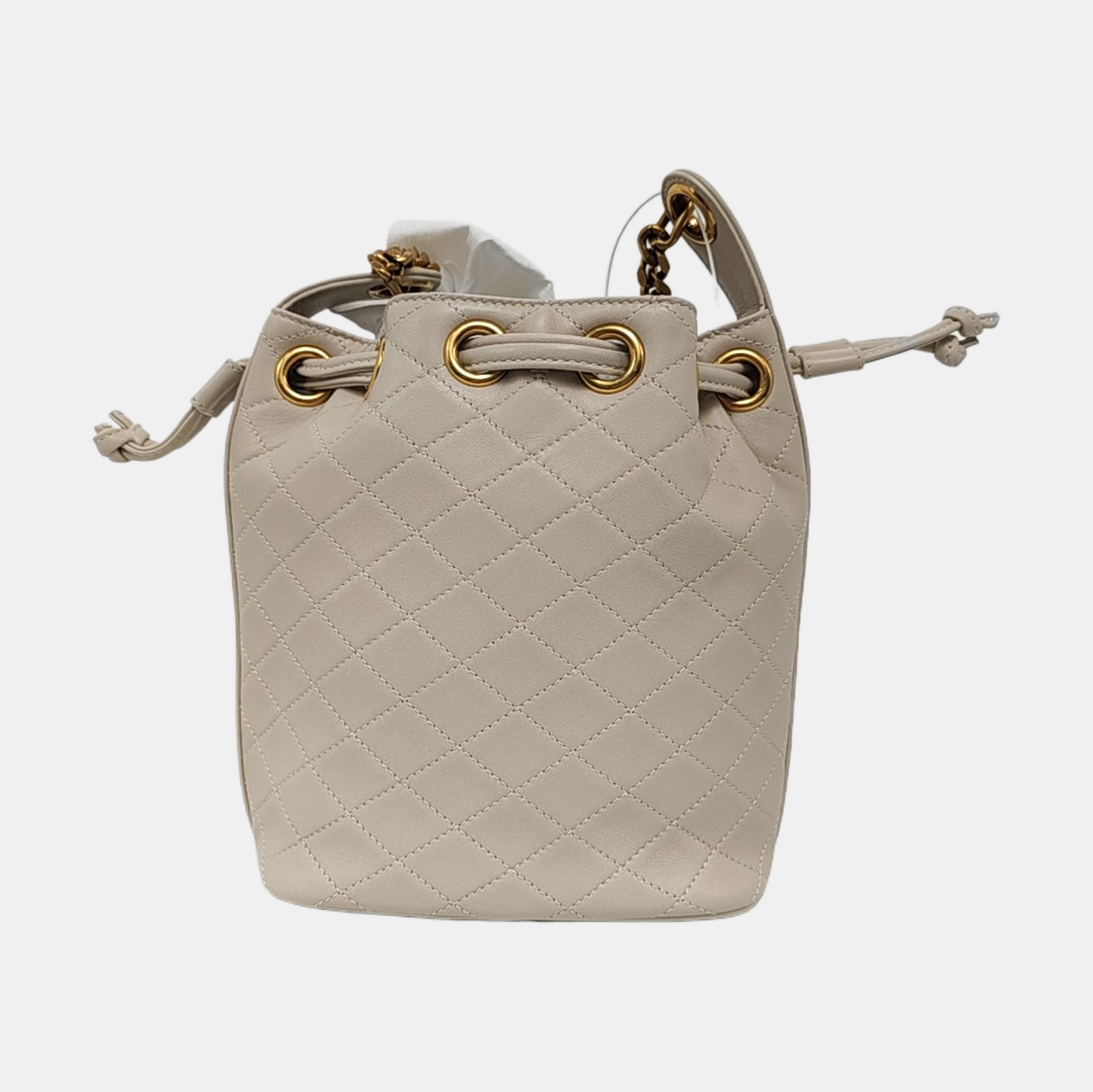Authenticated pre-owned  CASSANDRE Quilted Lambskin White - Bucket Bag at Looply