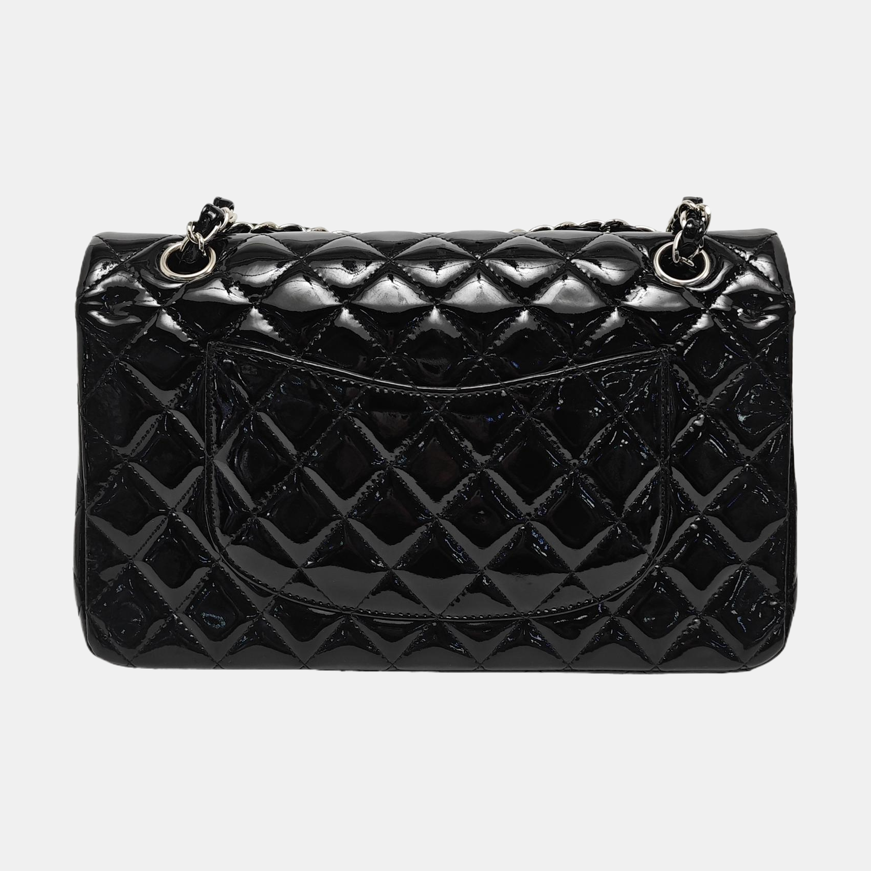 Authenticated pre-owned  CLASSIC FLAP Medium Quilted Patent Leather Black - Shoulder Bag at Looply