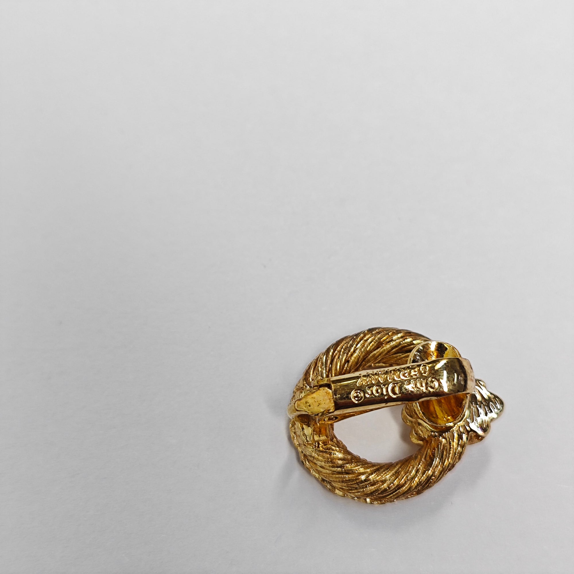 Twist Round Metal Gold Clip On Earrings