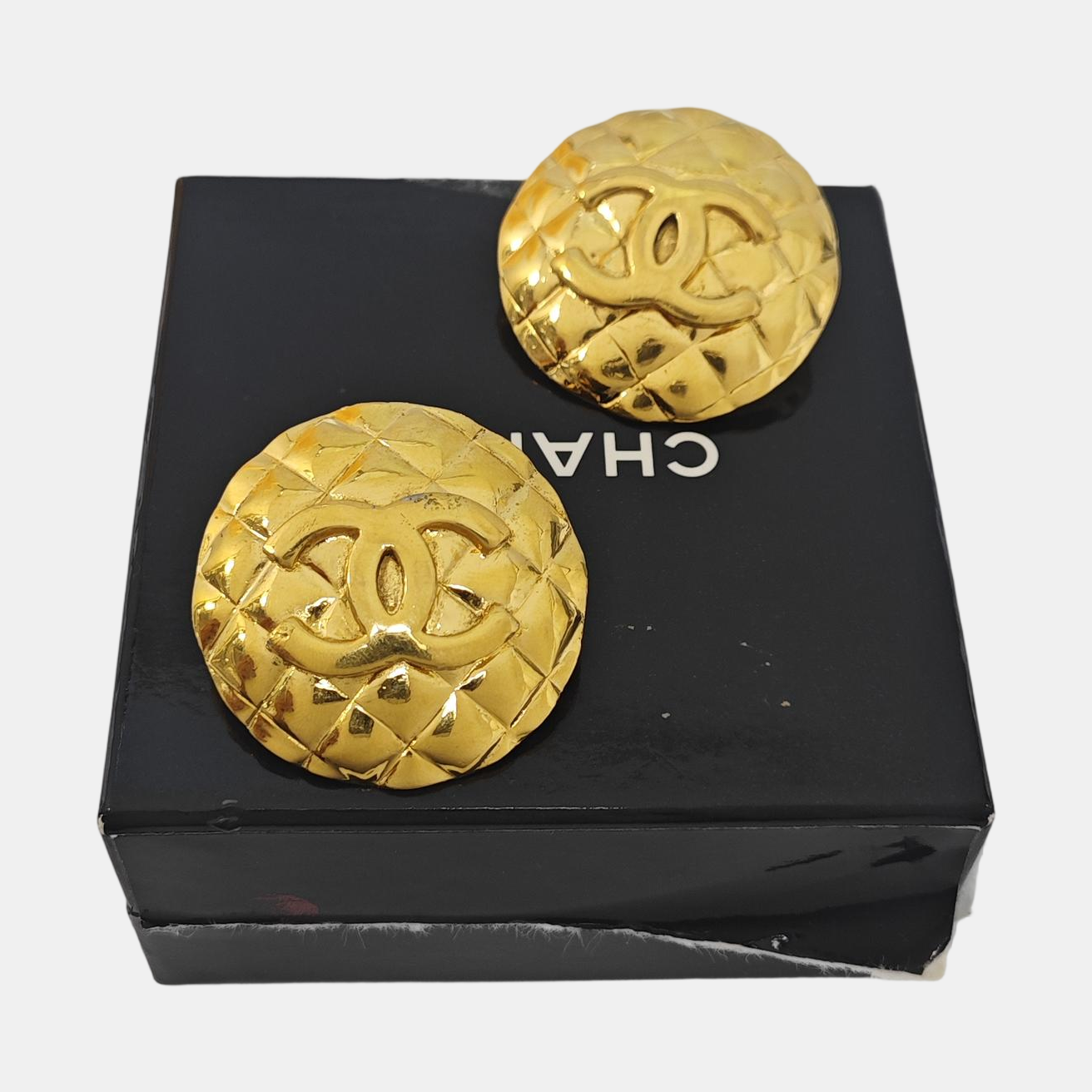 Vintage Metal Gold Clip On Earrings