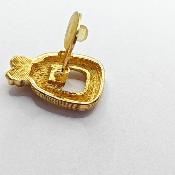 Twist Round Metal Gold Clip On Earrings