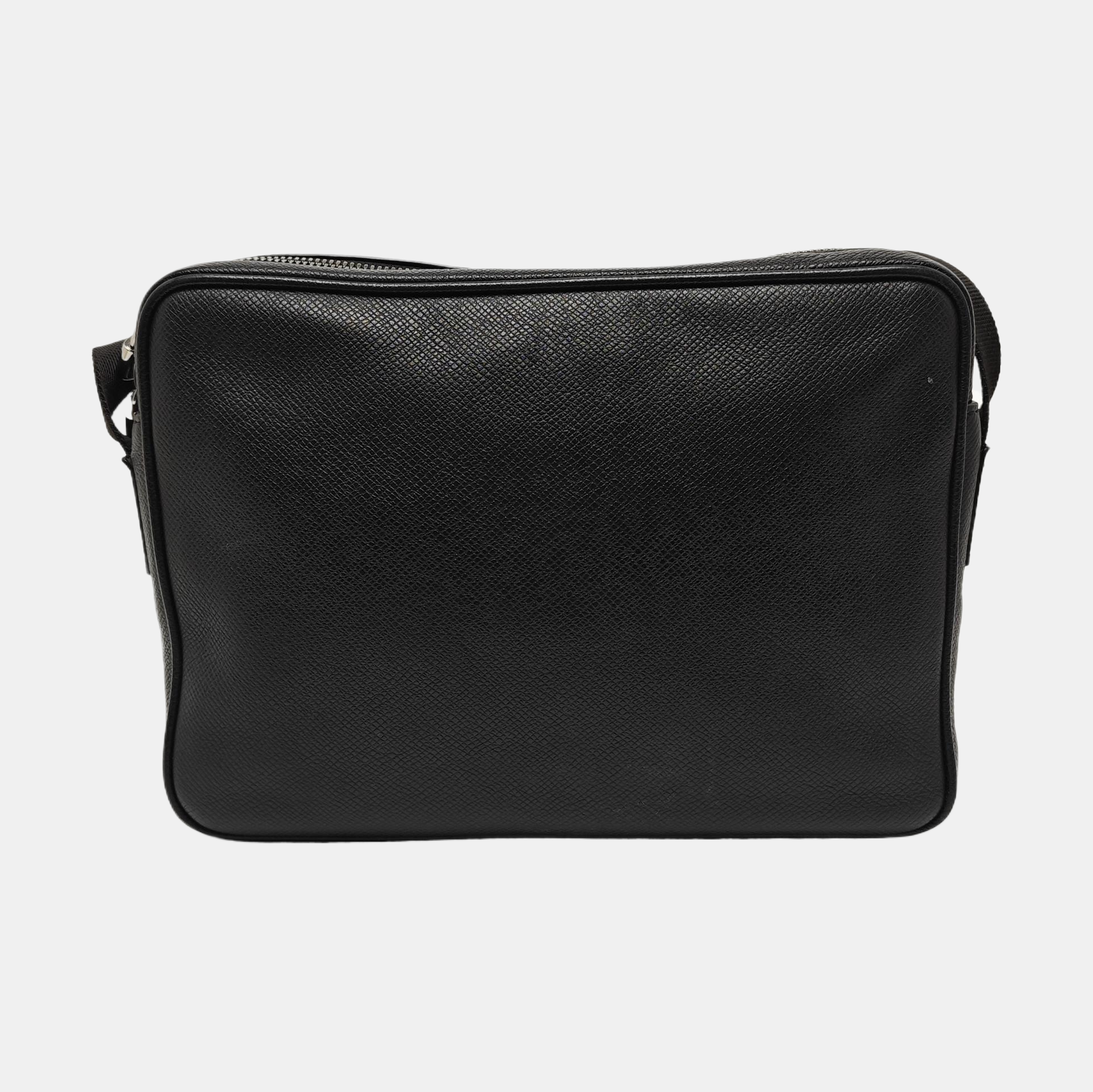 Calfskin Shoulder Bag Black