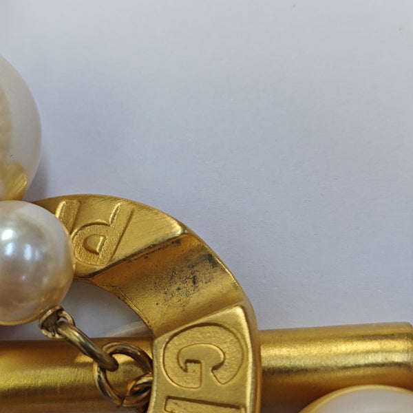 Faux Pearl White Necklace