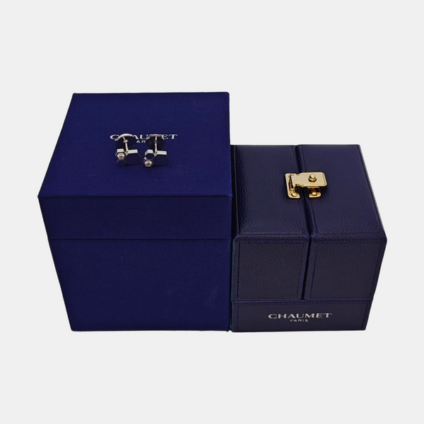 Bee My Love 18k White Gold Silver Stud Earrings