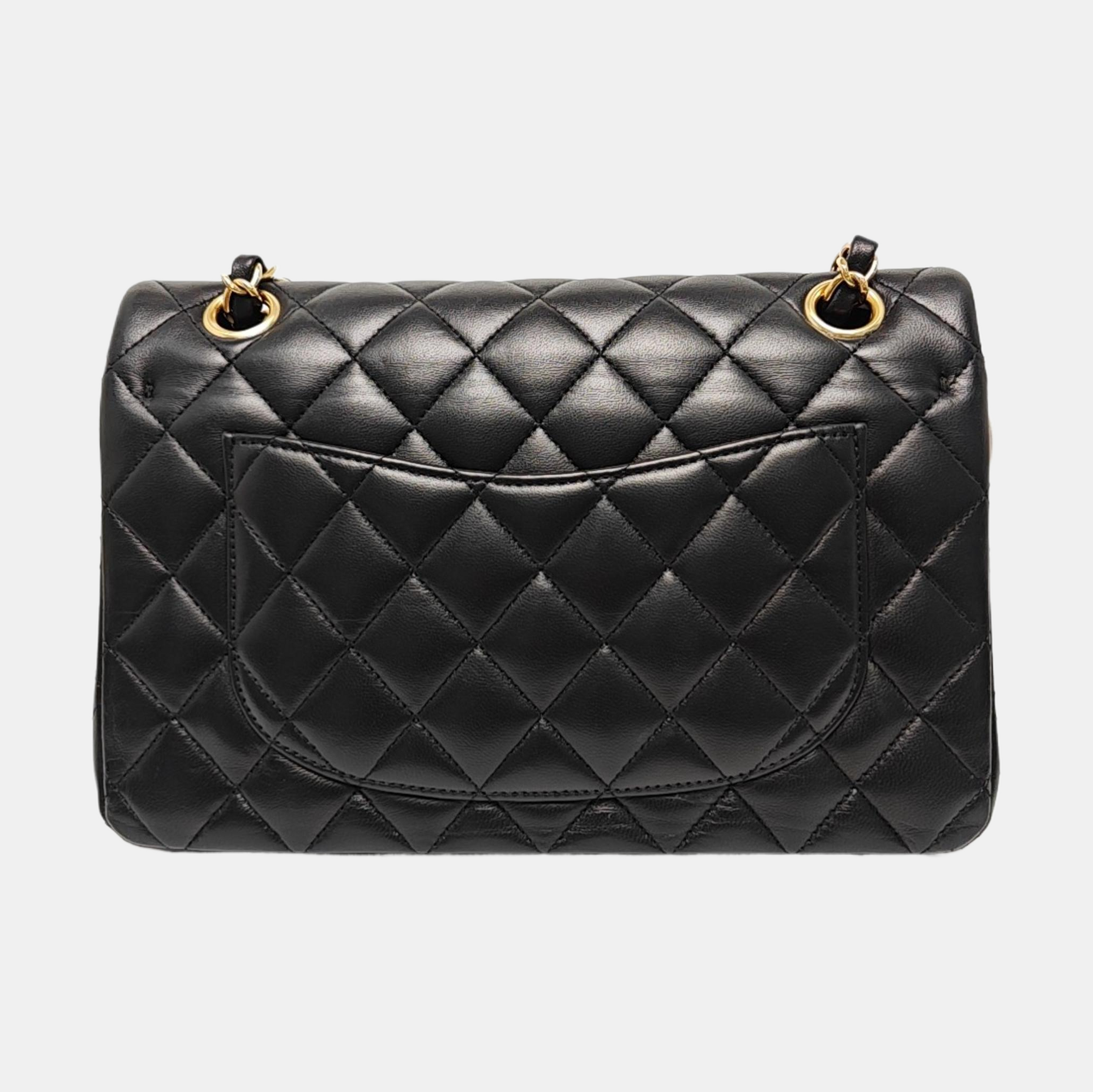 CLASSIC FLAP Small Quilted Lambskin Black