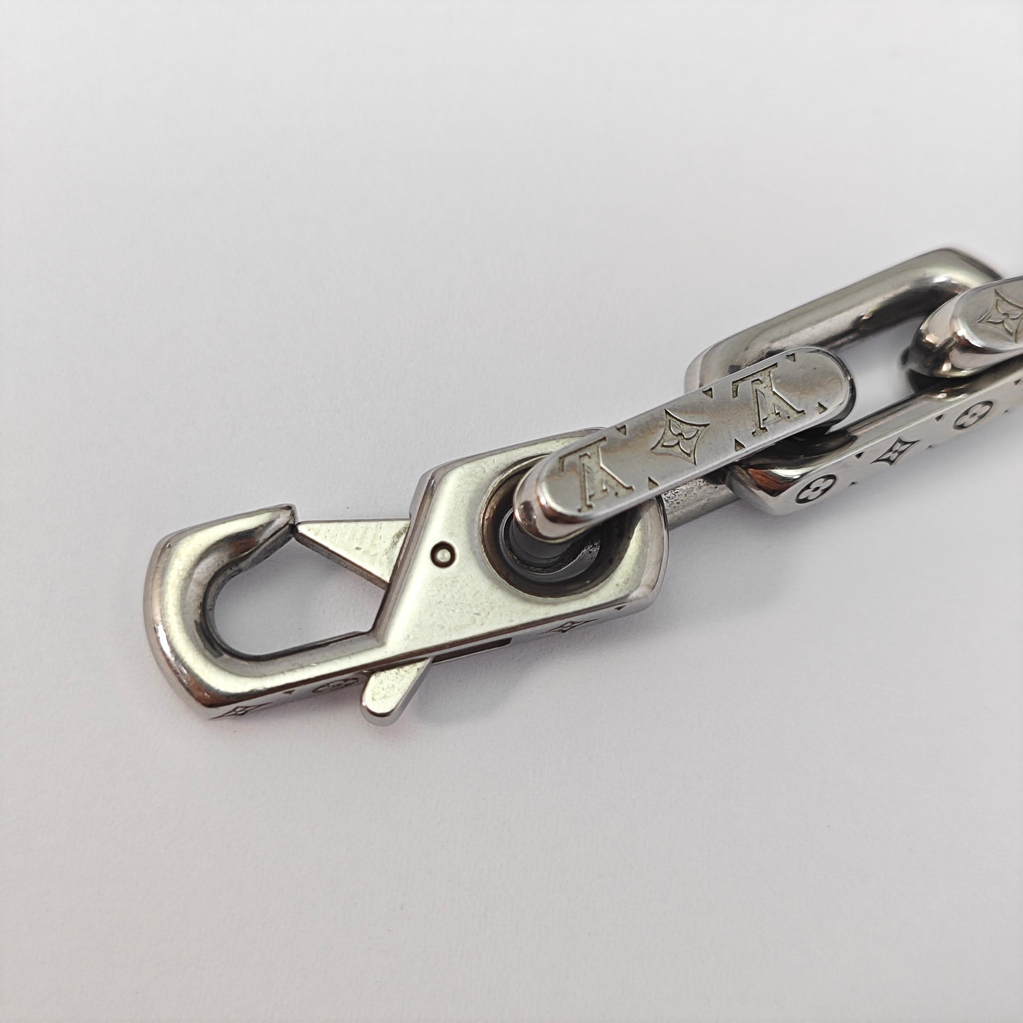 MONOGRAM Metal Silver Bracelet