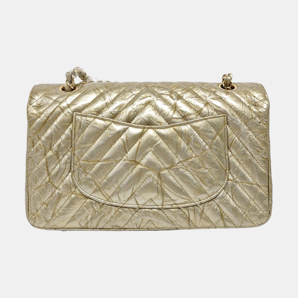 CLASSIC FLAP Small Chevron Patent Calfskin Gold