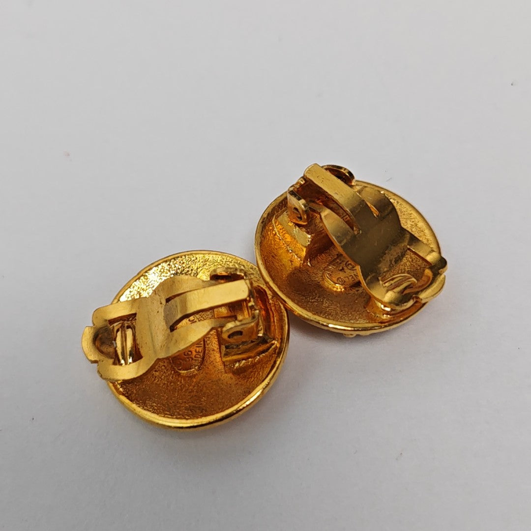 Vintage Metal Gold Clip On Earrings