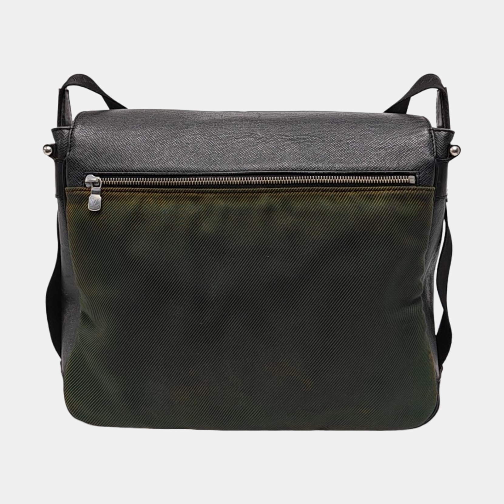 VIKTOR Calfskin Black