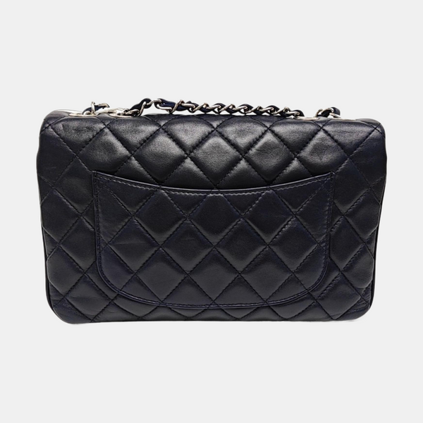 CLASSIC FLAP Medium Quilted Lambskin Blue