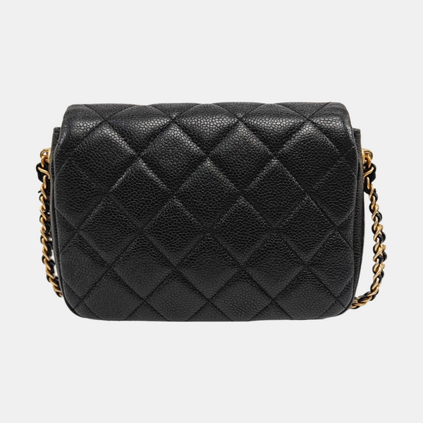 CLASSIC FLAP Piel de becerro graneada acolchada pequeña negra