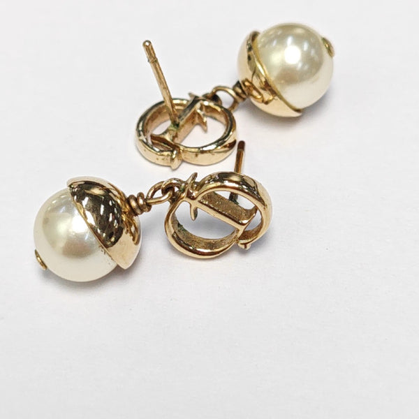Ultradior Metal Gold Earrings