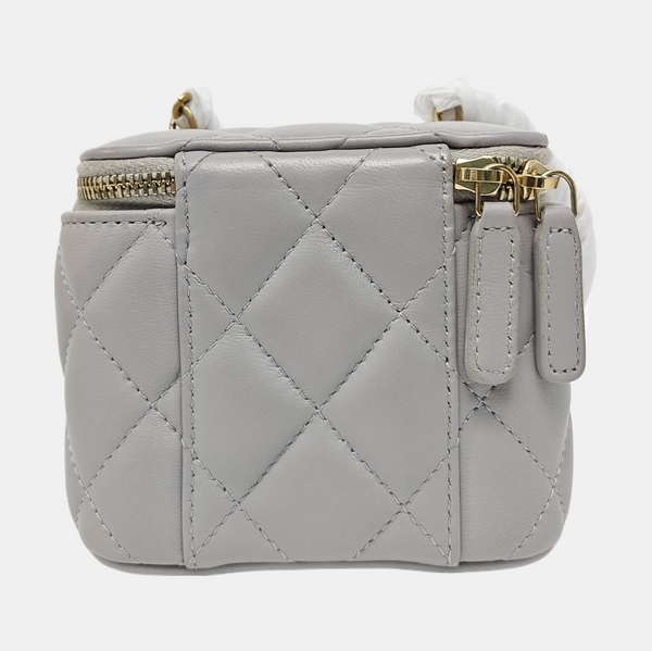 VANITY CASE Mini Quilted Lambskin Gray