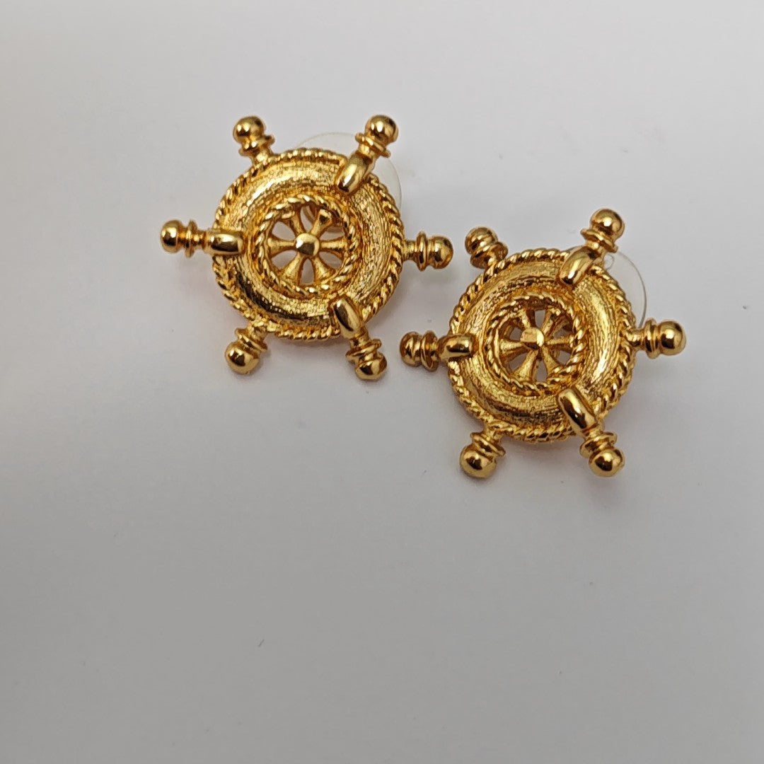 Twist Round Metal Gold Stud Earrings
