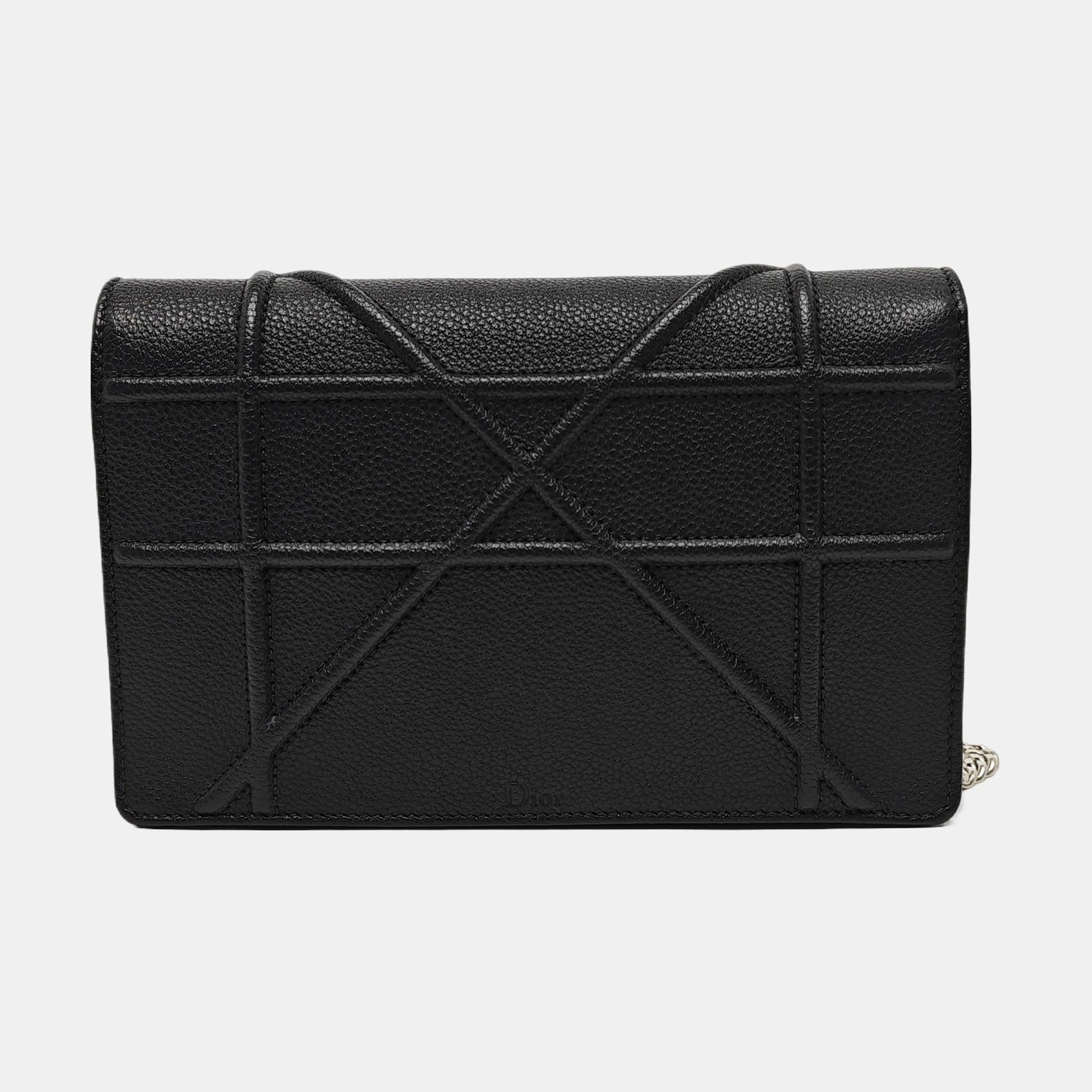Authenticated pre-owned  Diorama Calfskin Black - Crossbody Bag at Looply