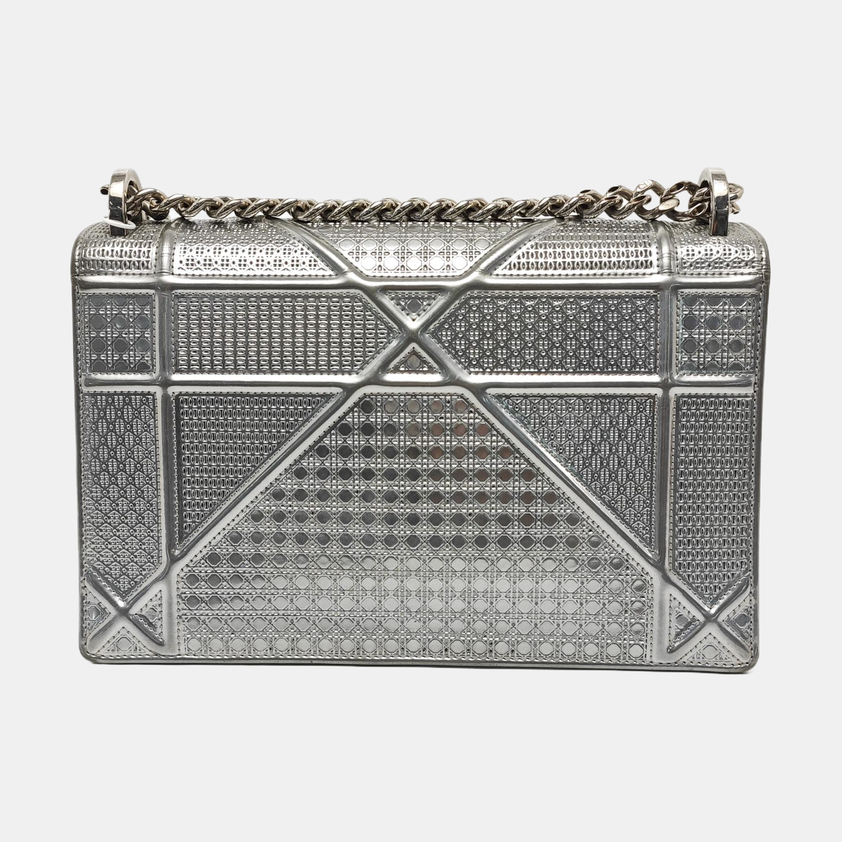 Authenticated pre-owned  Diorama Medium Calfskin Grey - Shoulder Bag at Looply