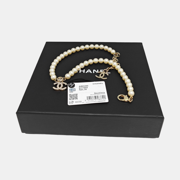 Faux Pearl White Necklace