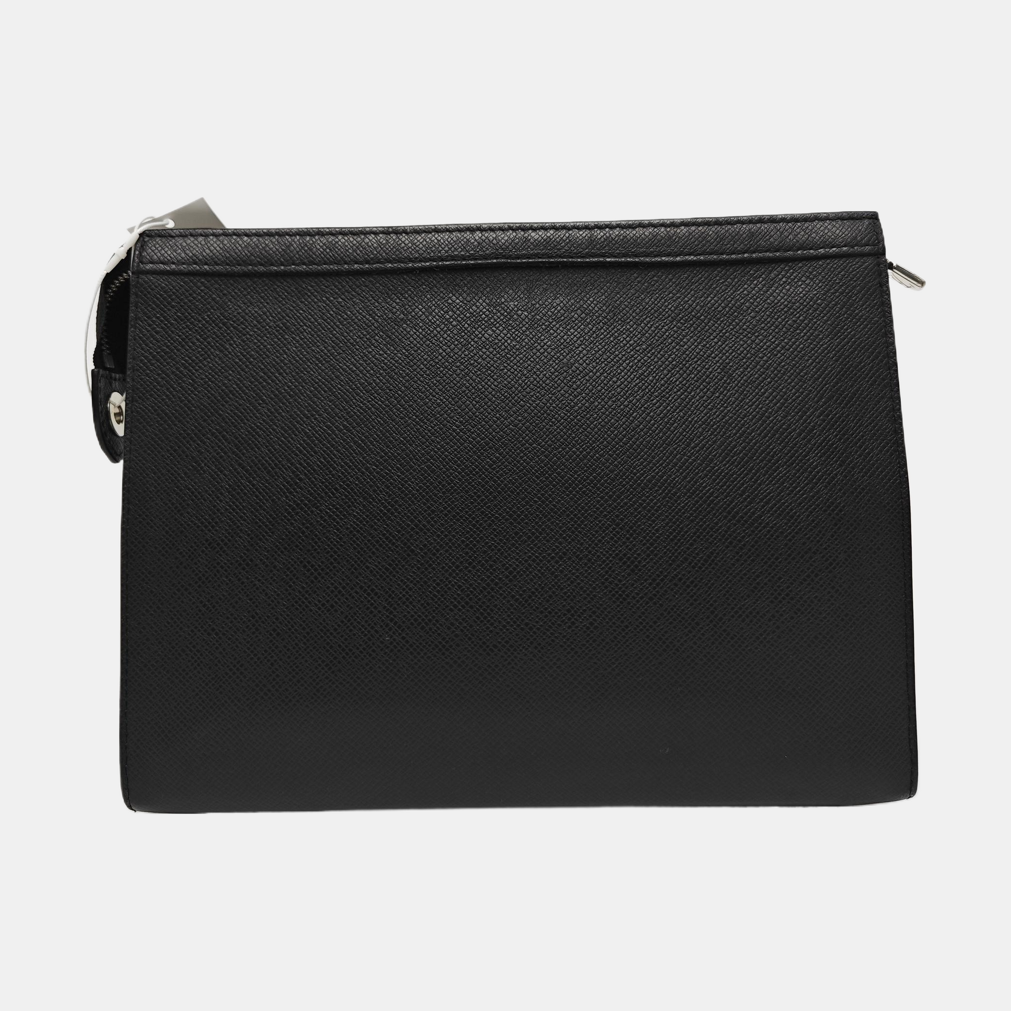 Pochette Voyag MM Calfskin Black