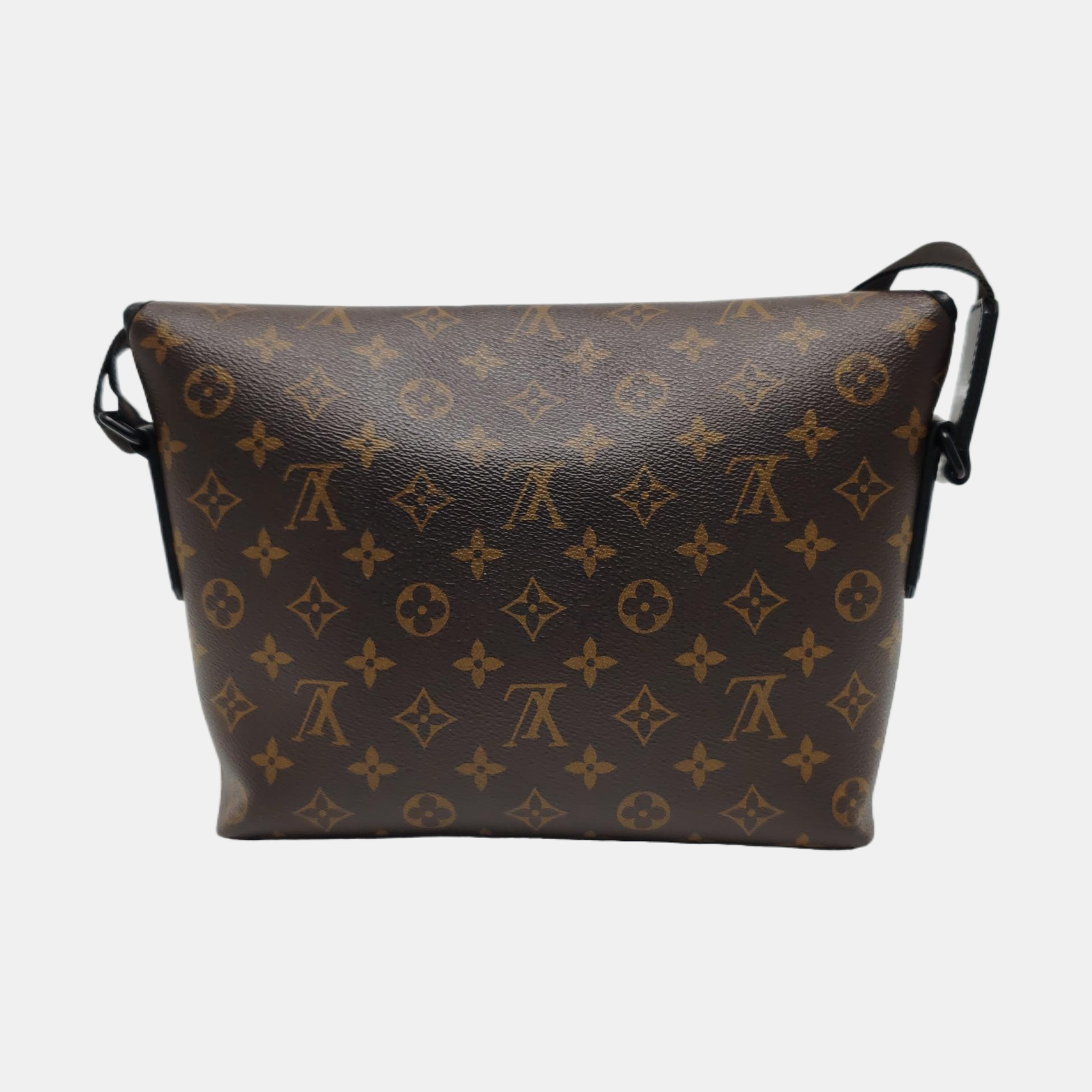 MAGNETIC Monogram Coated Canvas Brown