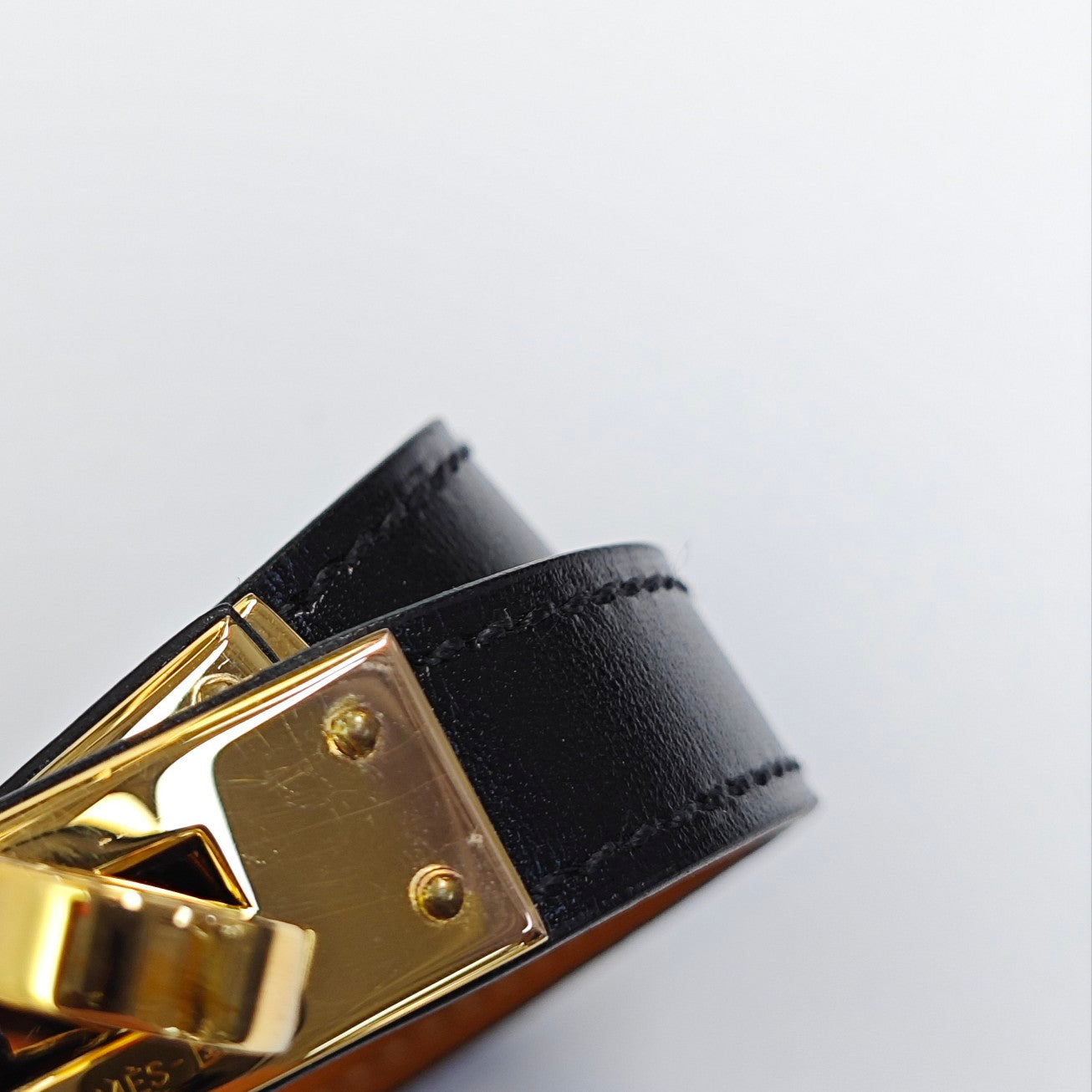 Kelly Metal Black Bangle