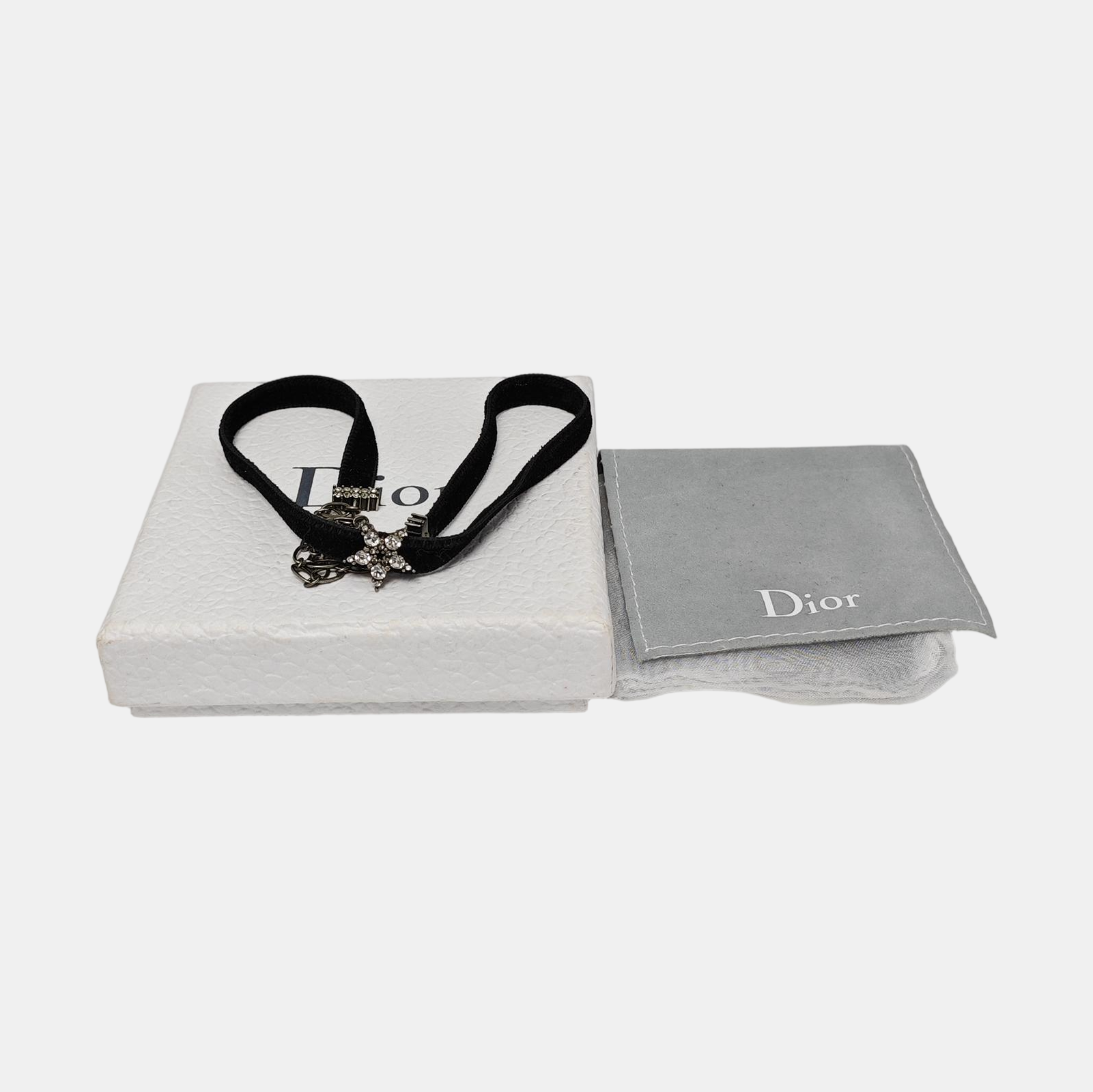 J'adior Fabric Black Necklace