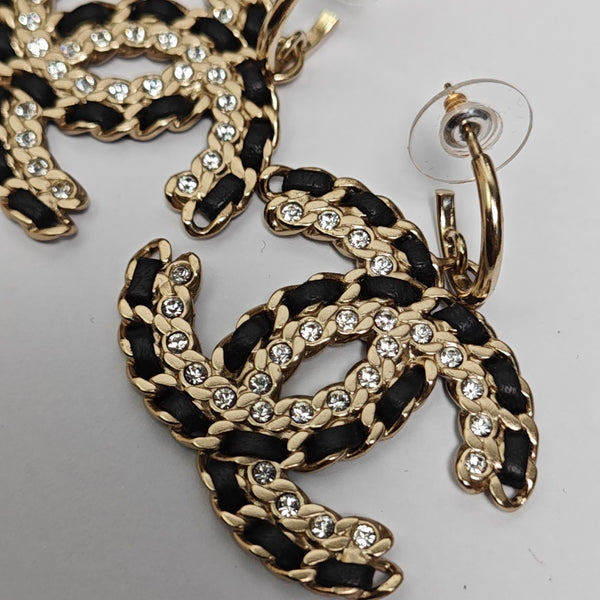 CC Logo Metal Black Earrings