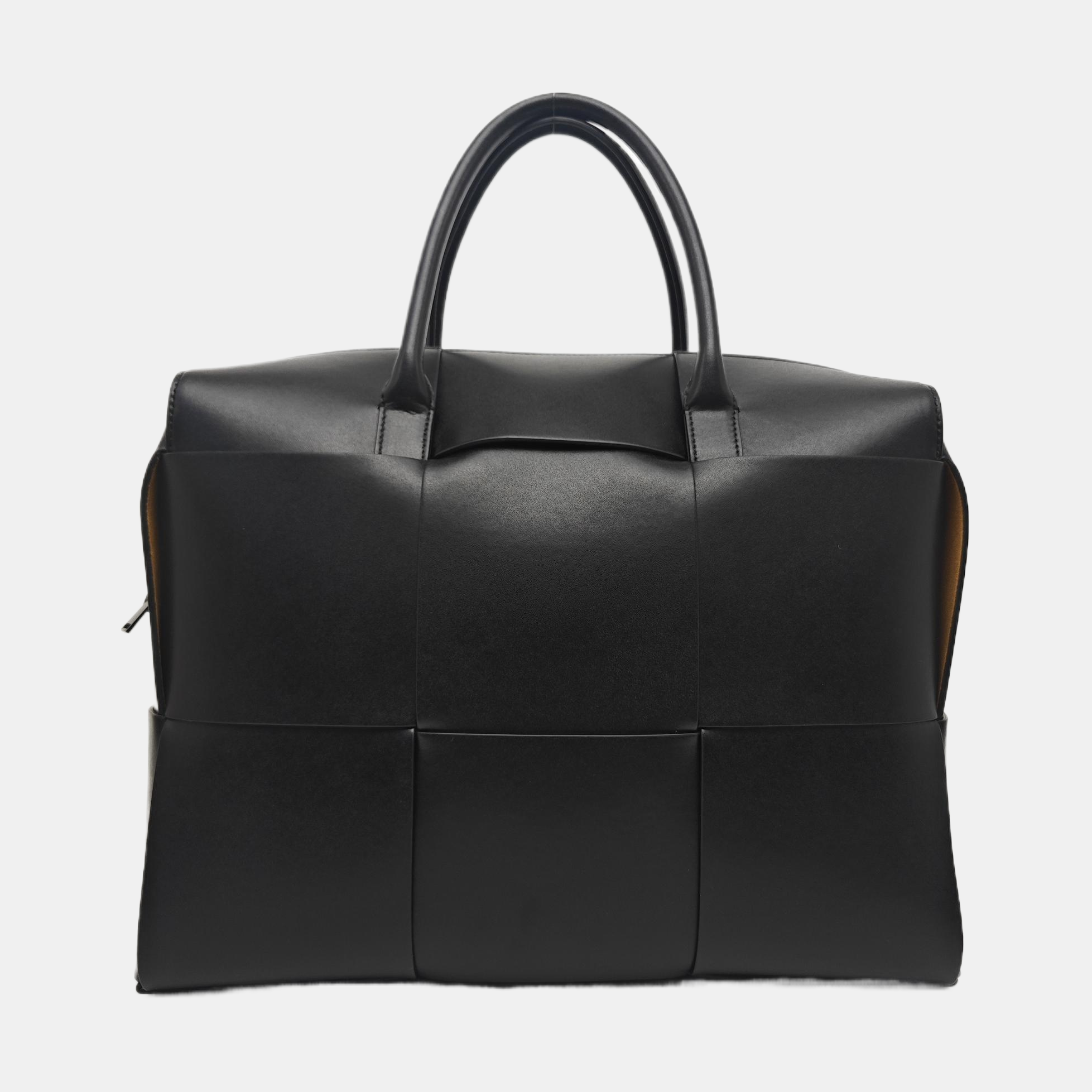 Arco Large Calfskin Black