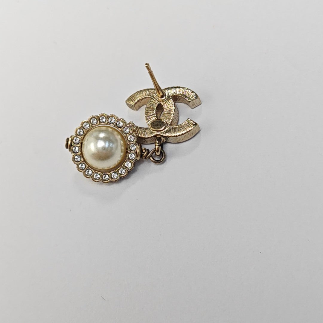 CC Logo Metal Gold Earrings