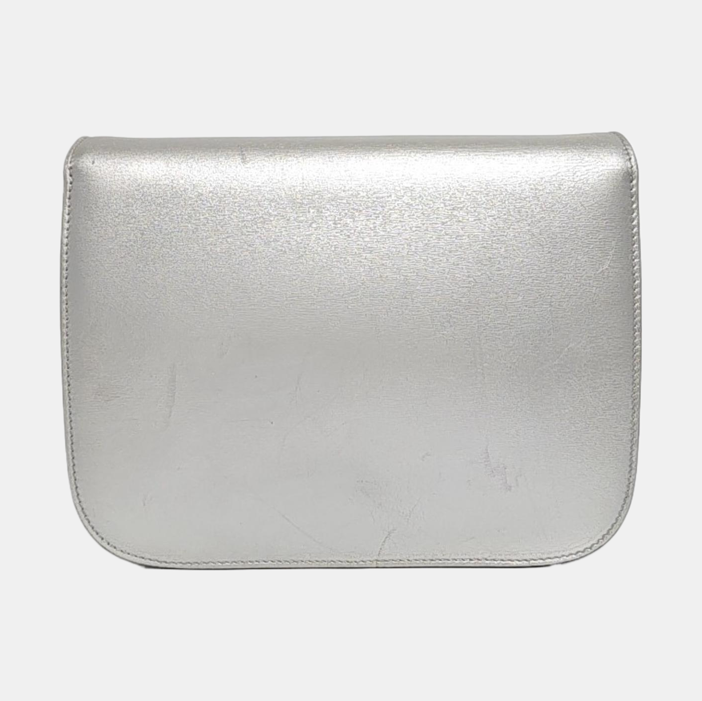 Authenticated pre-owned  CLASSIC BOX Calfskin Silver - Shoulder Bag at Looply
