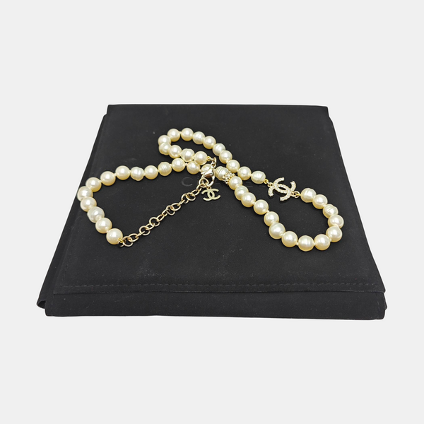 Faux Pearl White Necklace