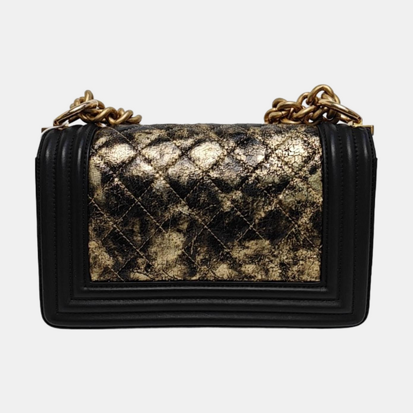 BOY CHANEL Piel de becerro Negro