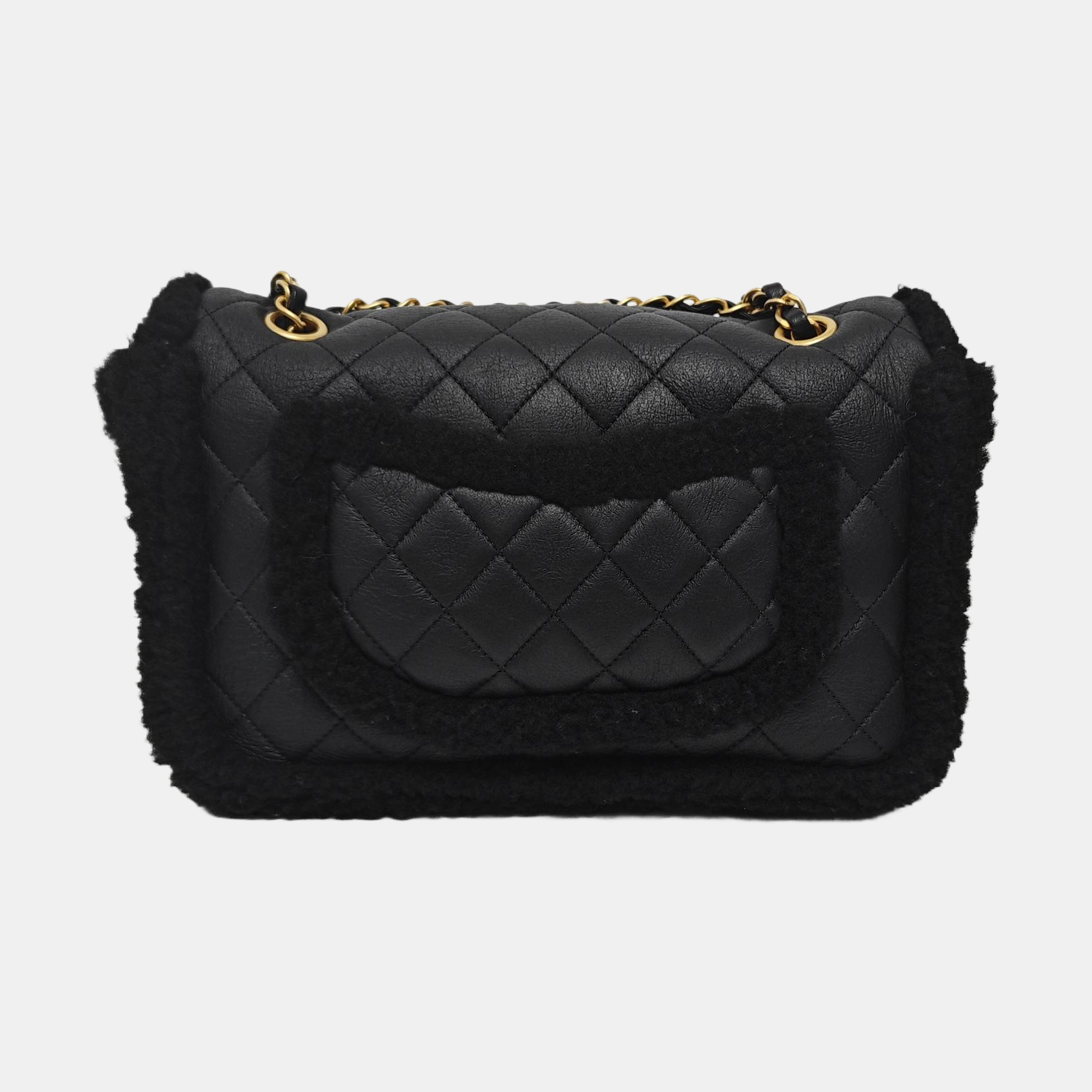 Authenticated pre-owned  CLASSIC FLAP Quilted Sheepskin Black - Crossbody Bag at Looply