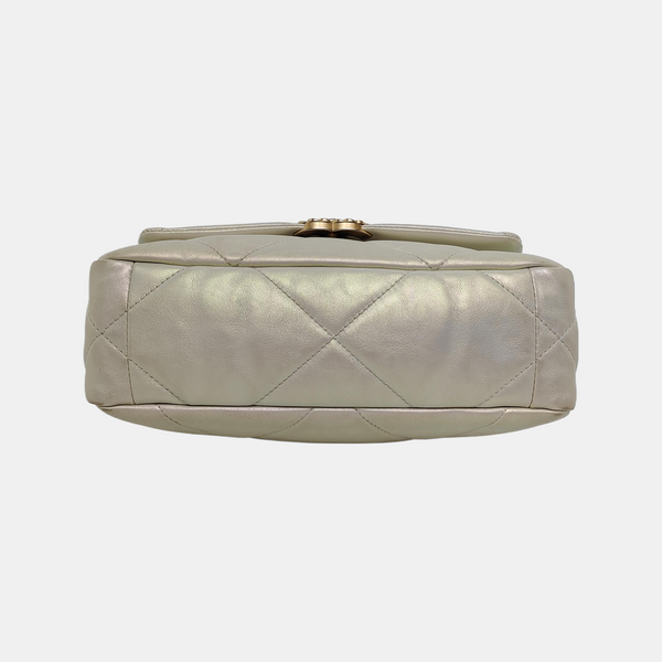 CHANEL 19 Pequeño Piel de Becerro Acolchada Metalizada