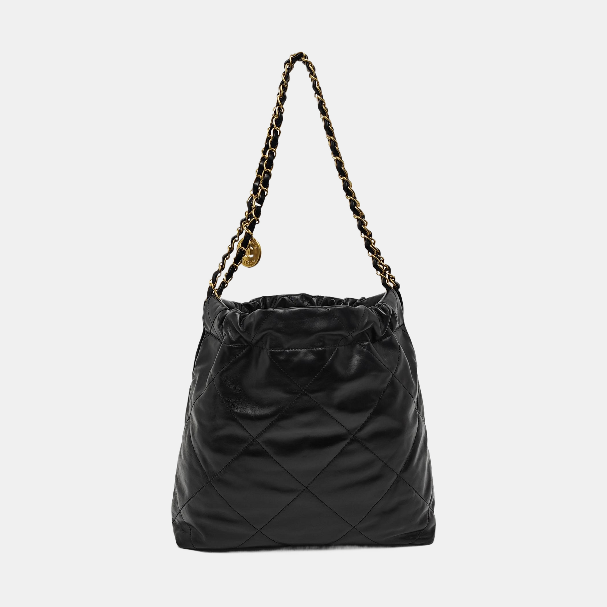 CHANEL 22 Small Quilted Calfskin Black