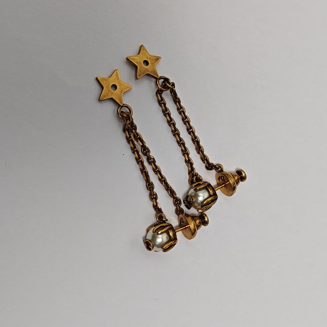 Perles De Désir Metal Gold Stud Earrings