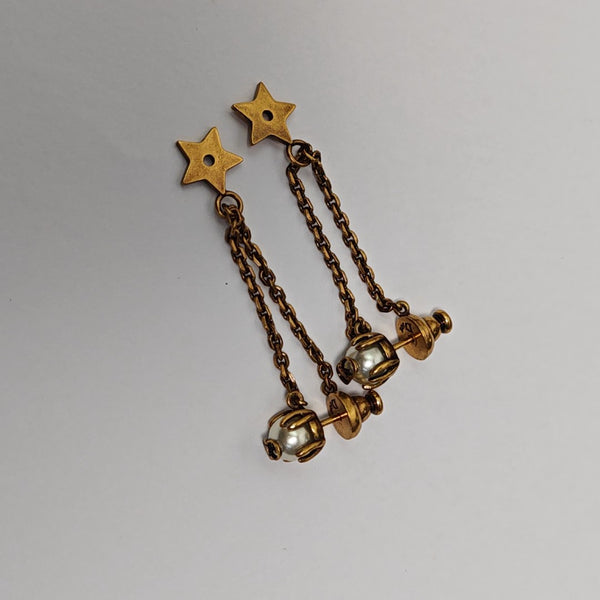 Perles De Désir Metal Gold Stud Earrings