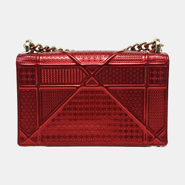 Authenticated pre-owned  Diorama Quilted Calfskin Red - Crossbody Bag at Looply