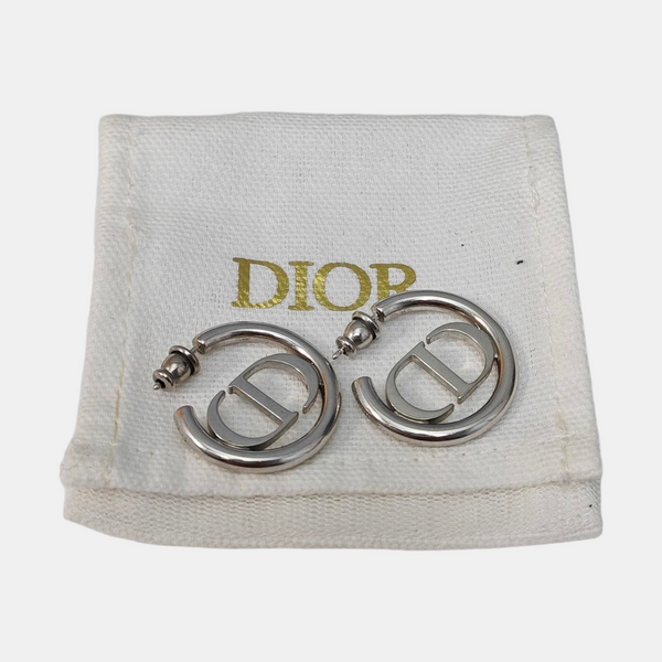 30 Montaigne Metal Silver Stud Earrings