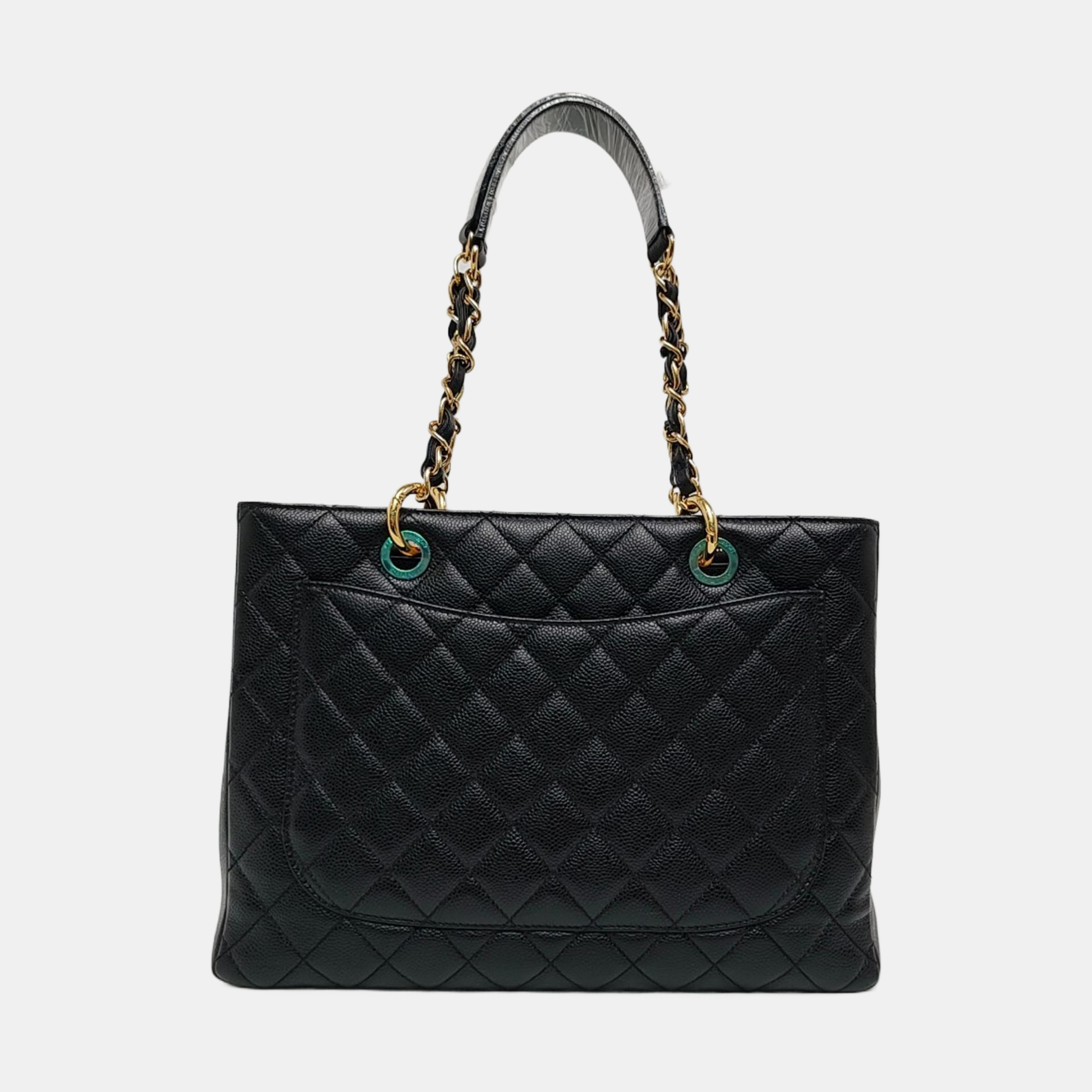 CHANEL GST Grande Piel de Becerro Granulada Acolchada Negra