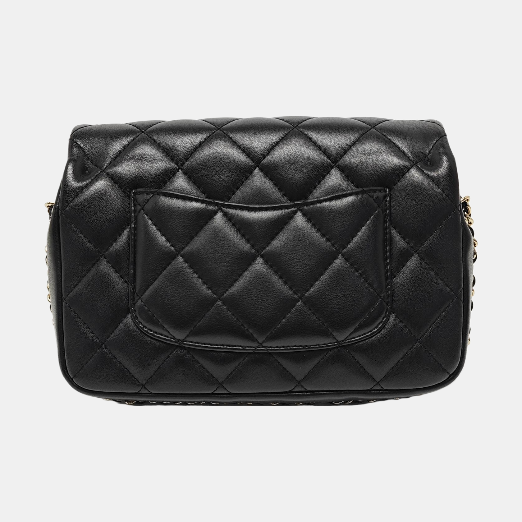 Authenticated pre-owned  CLASSIC FLAP Quilted Lambskin Black - Shoulder Bag at Looply