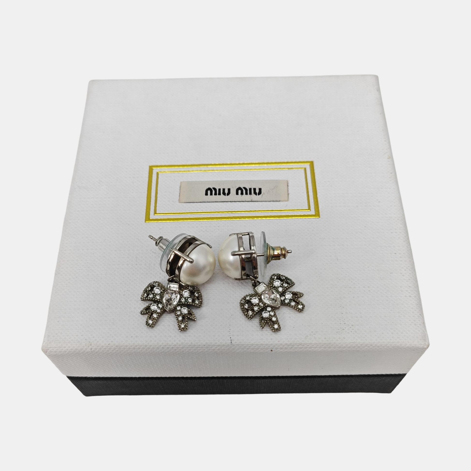 Metal Silver Stud Earrings