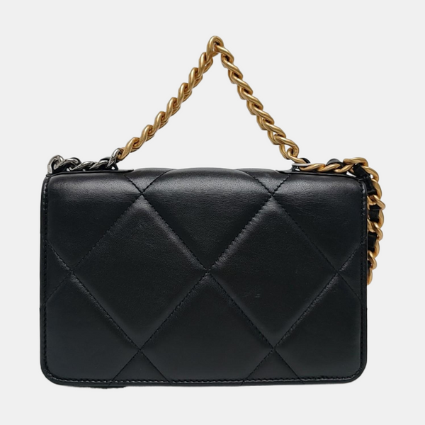 CHANEL 19 WOC Piel de Cordero Acolchada Negra