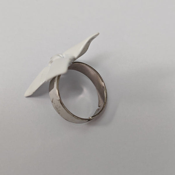 Metal White Ring EU 53