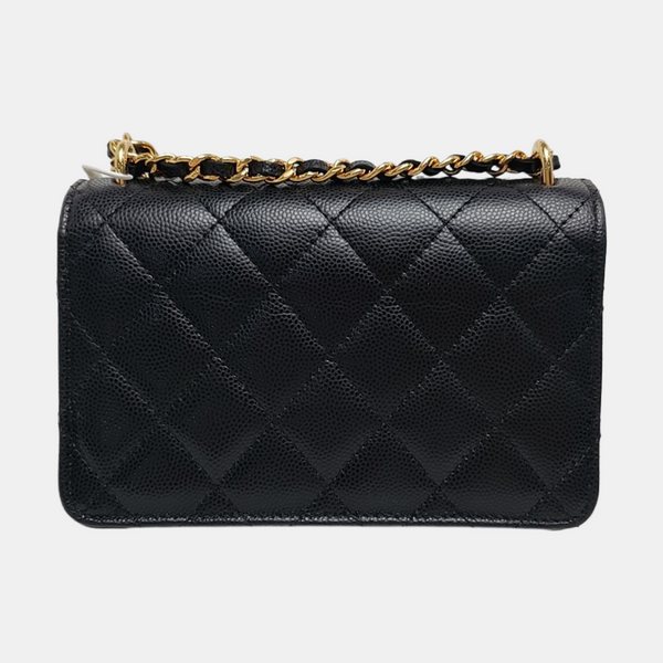 Authenticated pre-owned  CLASSIC FLAP Quilted Calfskin Black - Shoulder Bag at Looply