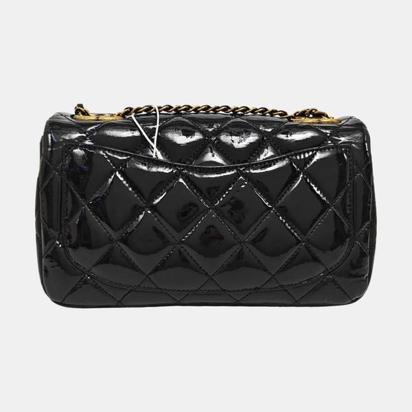 CLASSIC FLAP Quilted Patent Leather Black
