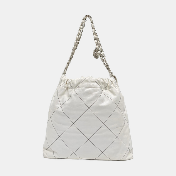 CHANEL 22 Mediano Piel de becerro acolchada Blanco
