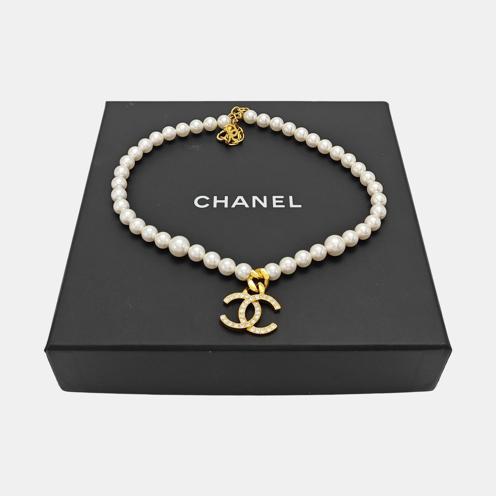 Metal White Necklace