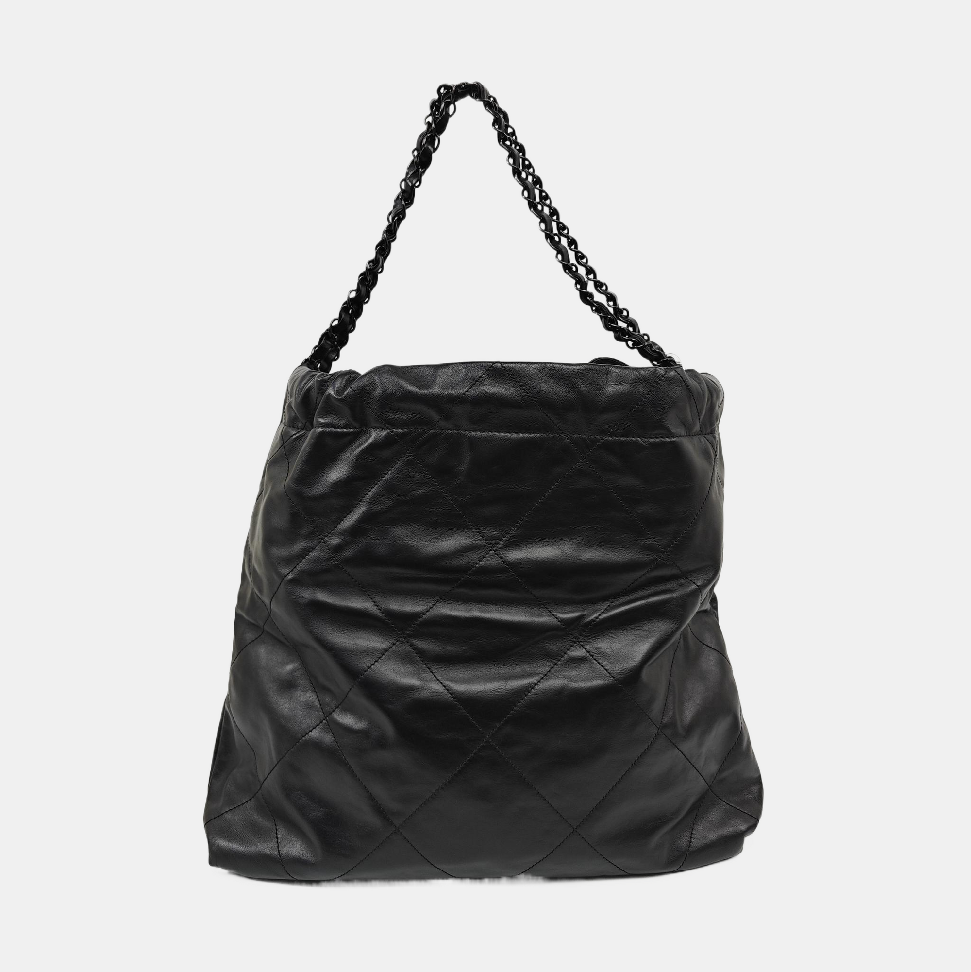 CHANEL 22 Medium Quilted Calfskin Black