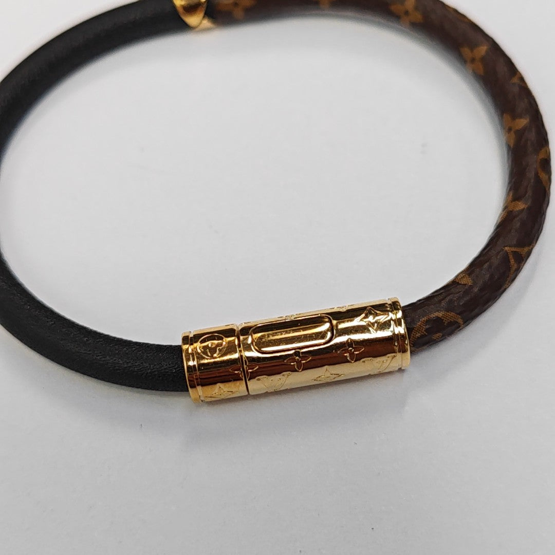 DAILY CONFIDENTIAL Leather Brown Bangle